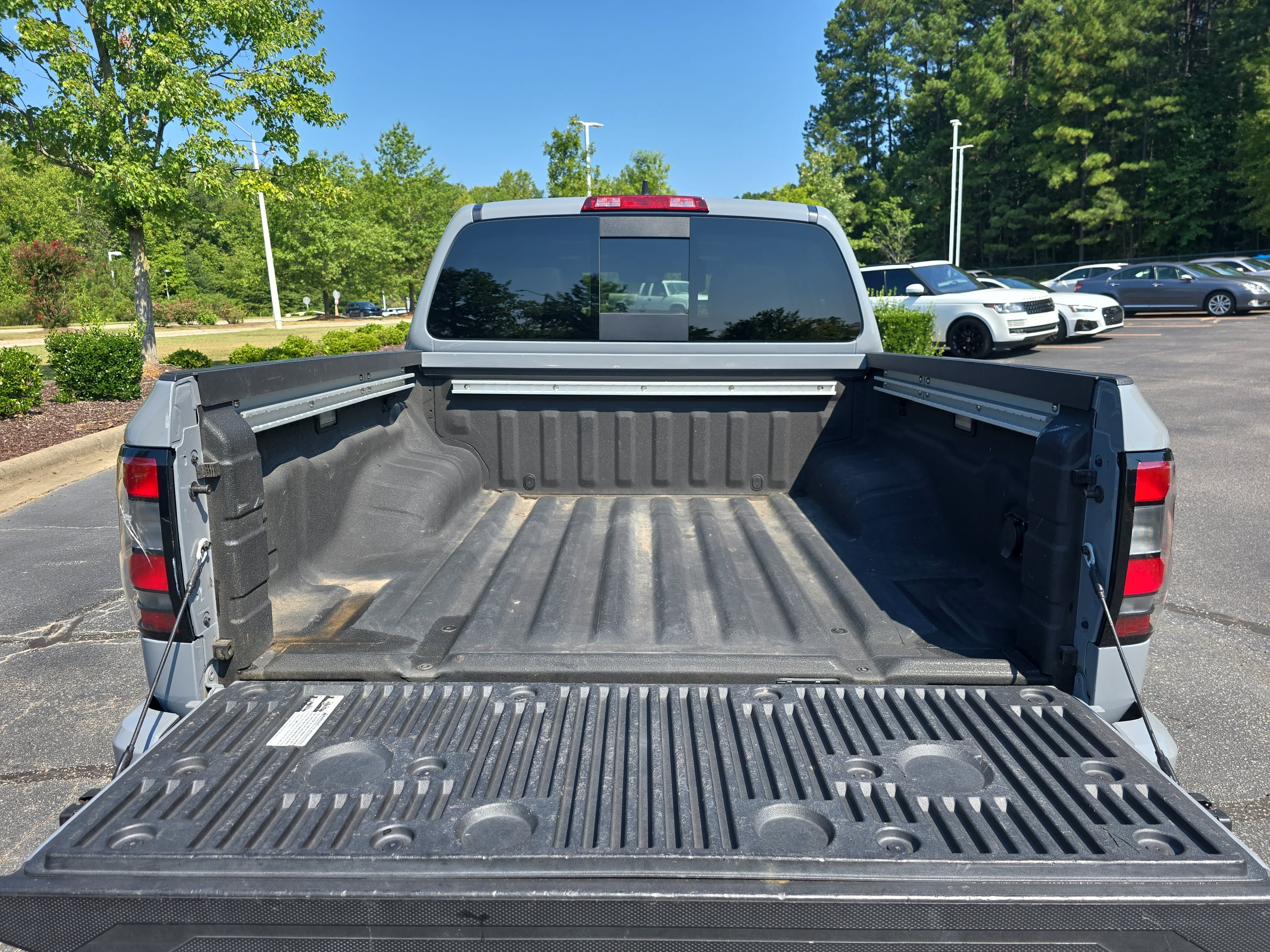 Used 2023 Nissan Frontier PRO-4X w/ Pro-4X Premium Package AWD/4WD image 13