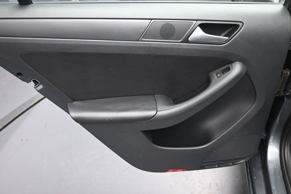 Used 2014 Volkswagen Jetta SE FWD image 22
