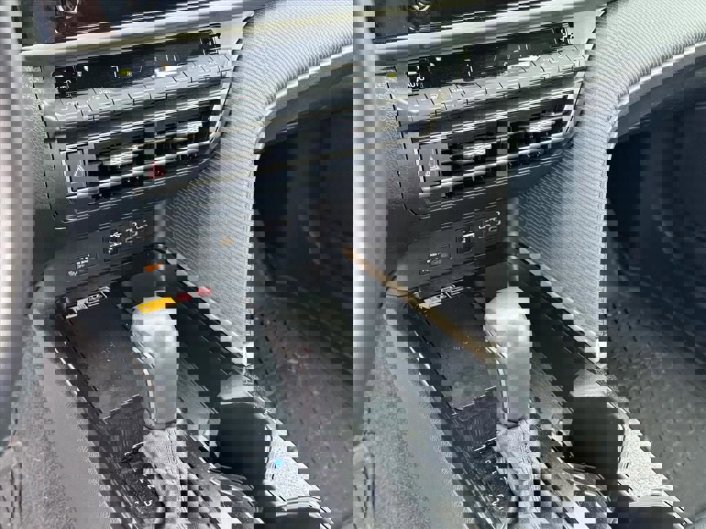 Certified 2025 Toyota Camry SE image 21