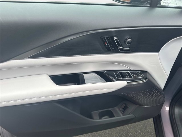 New 2025 Cadillac Lyriq Luxury image 16