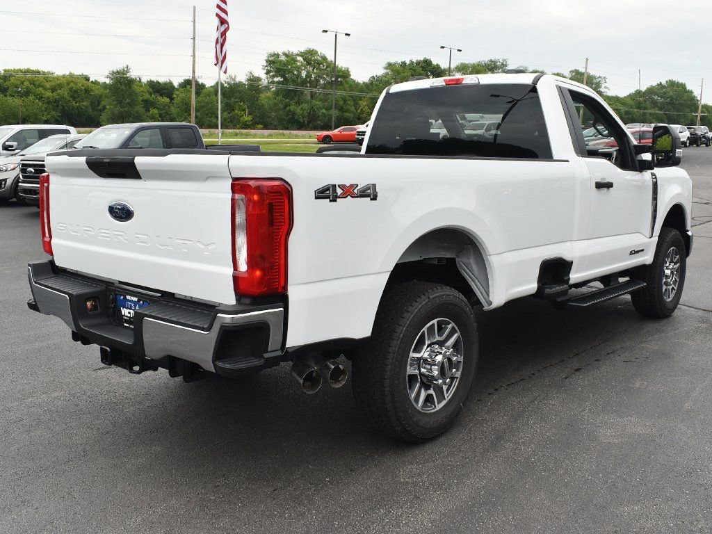 New 2025 Ford F350 XLT image 12