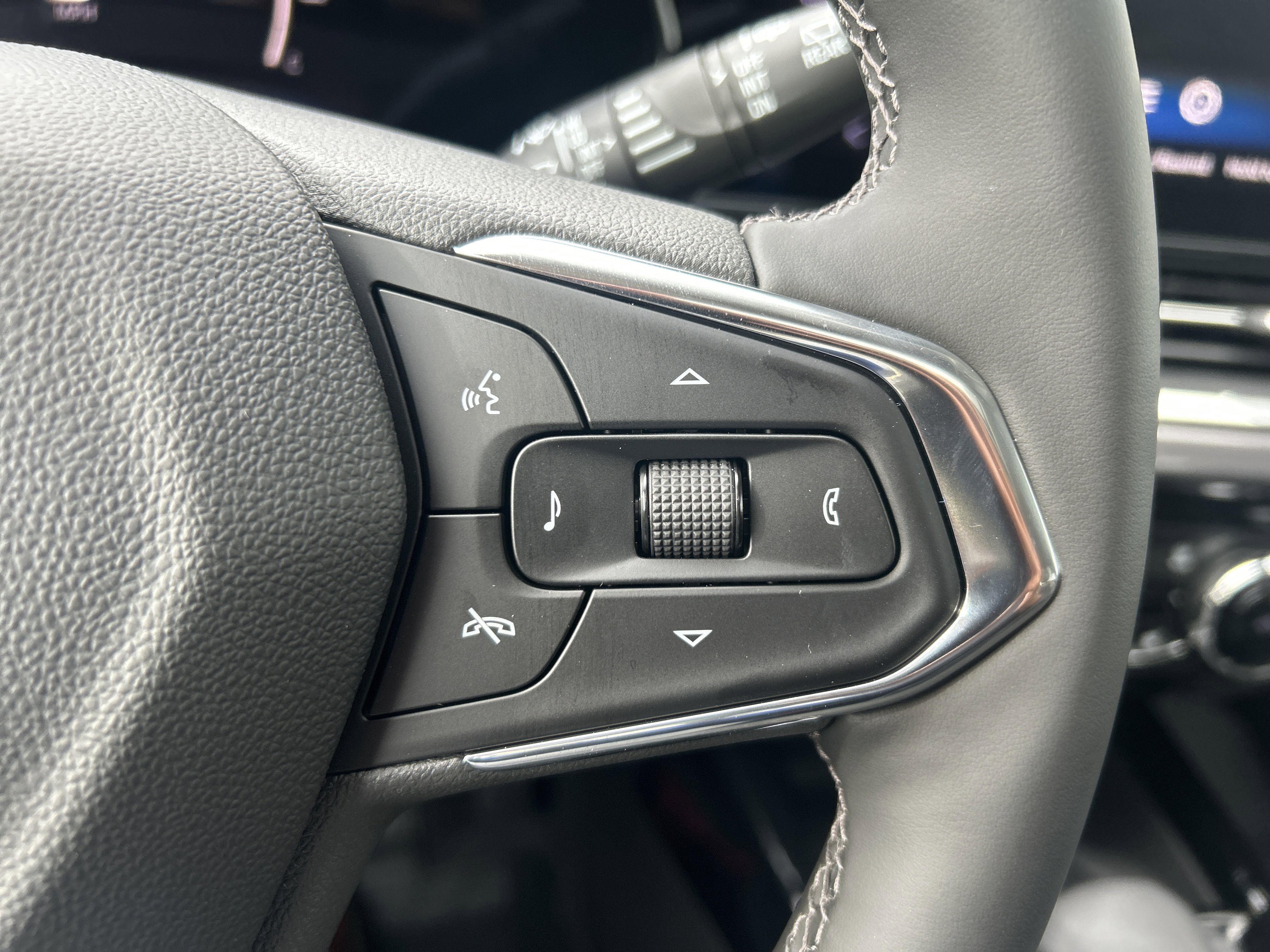 New 2025 Chevrolet Trax ACTIV w/ Sunroof Package image 42