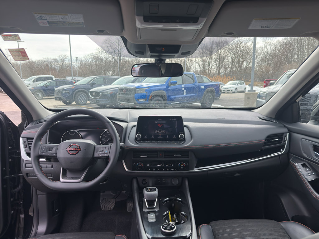 Used 2025 Nissan Rogue SV image 28