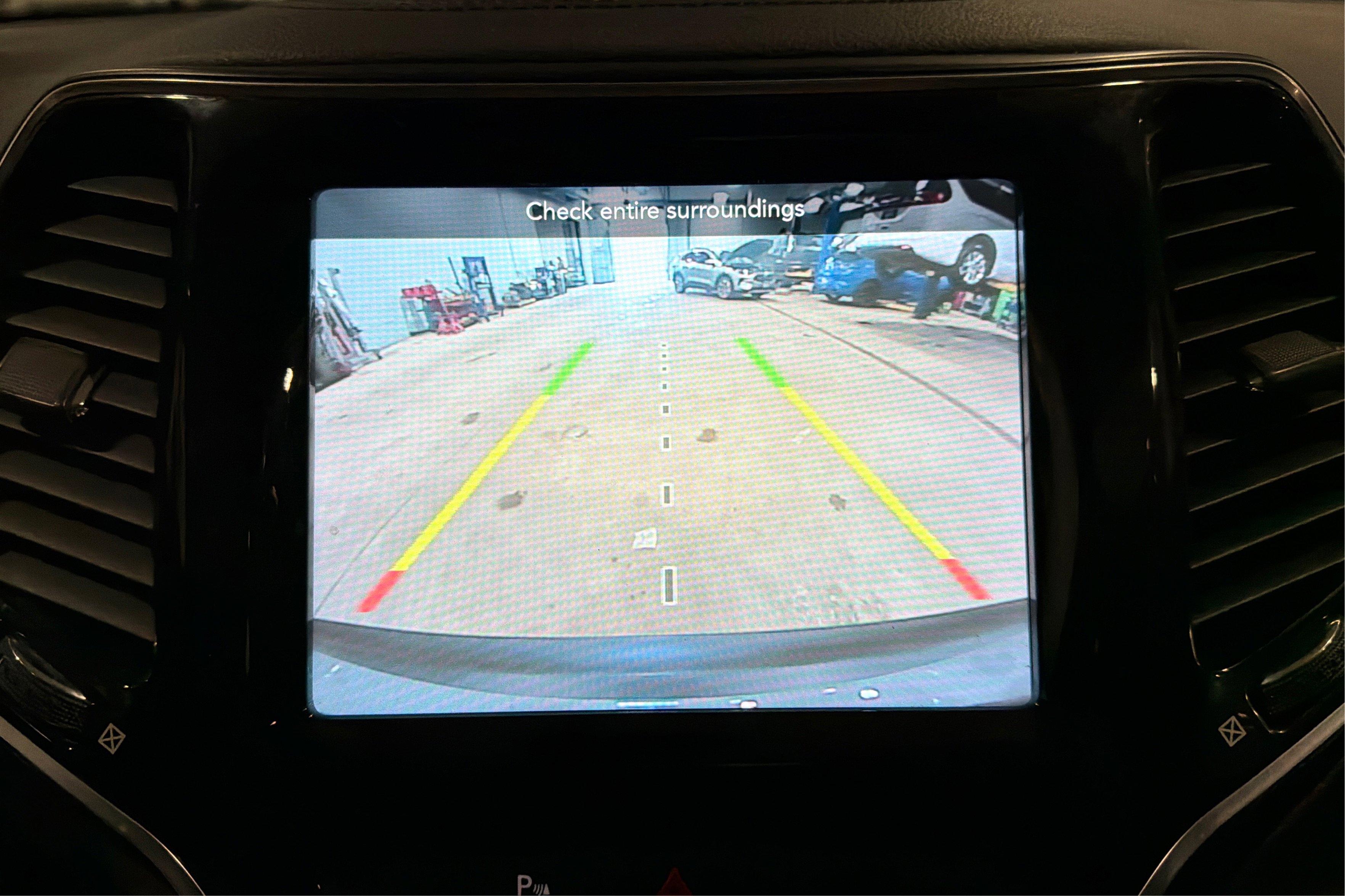 Used 2020 Jeep Cherokee Limited AWD/4WD image 31