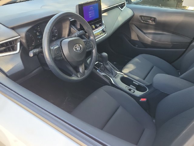 Used 2025 Toyota Corolla LE FWD image 3