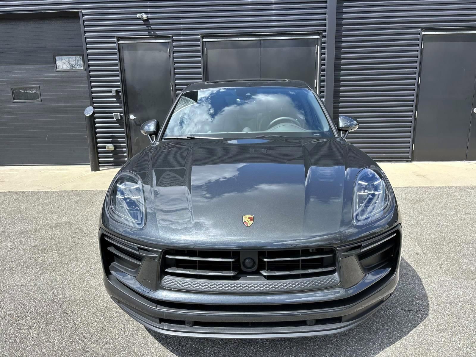 Used 2025 Porsche Macan image 13