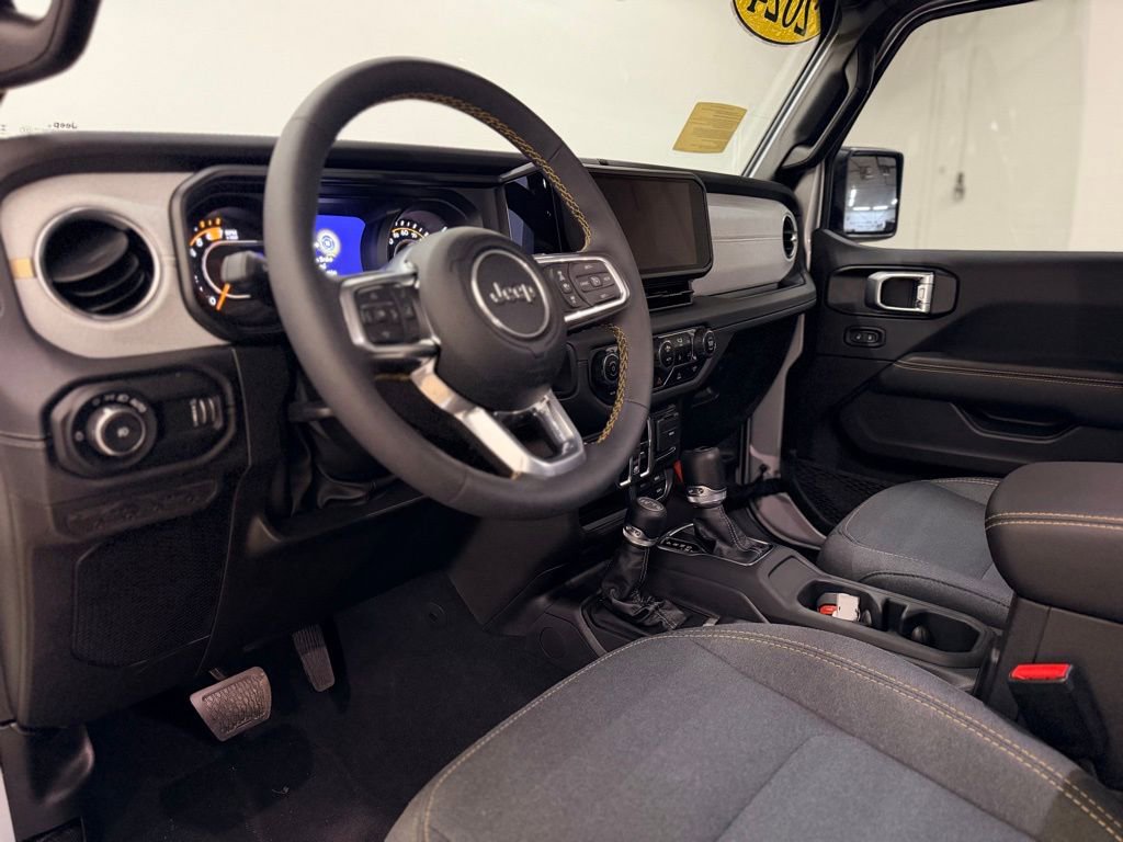 Used 2024 Jeep Wrangler Sahara w/ Technology Group AWD/4WD image 12