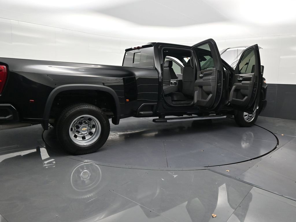 Used 2026 Chevrolet Silverado 3500 High Country w/ High Country Premium Package AWD/4WD image 35
