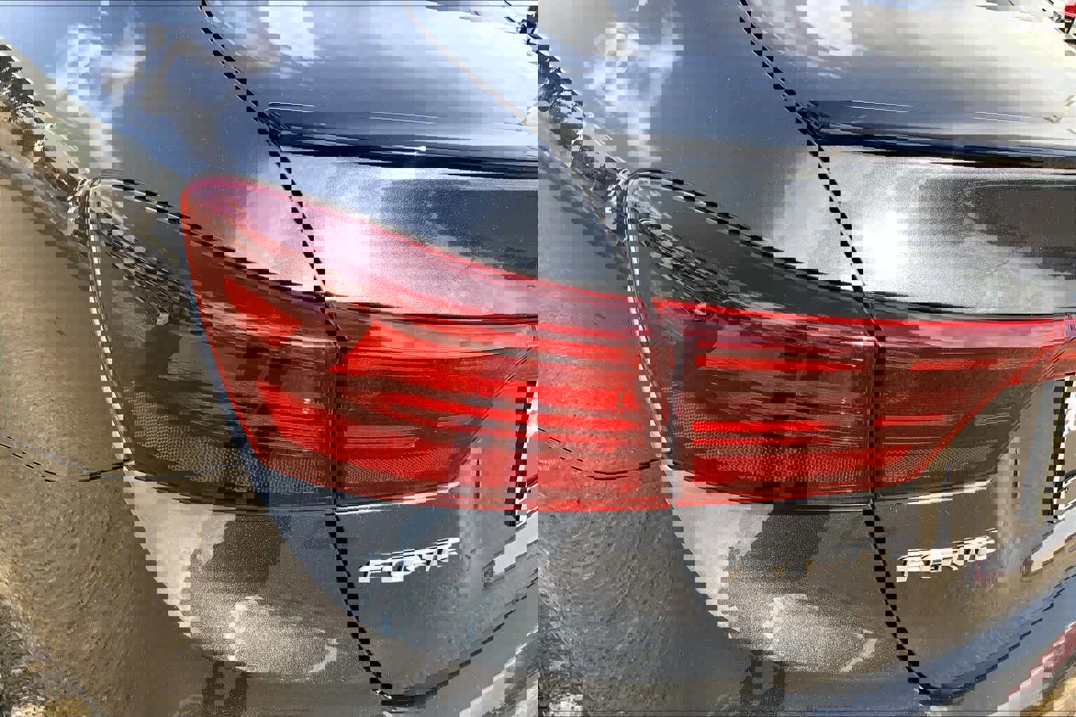 Used 2023 Kia Forte GT FWD image 31