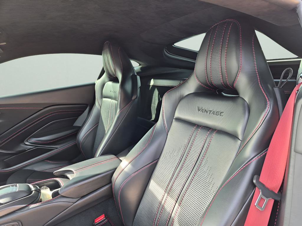 Used 2019 Aston Martin V8 Vantage Coupe image 21