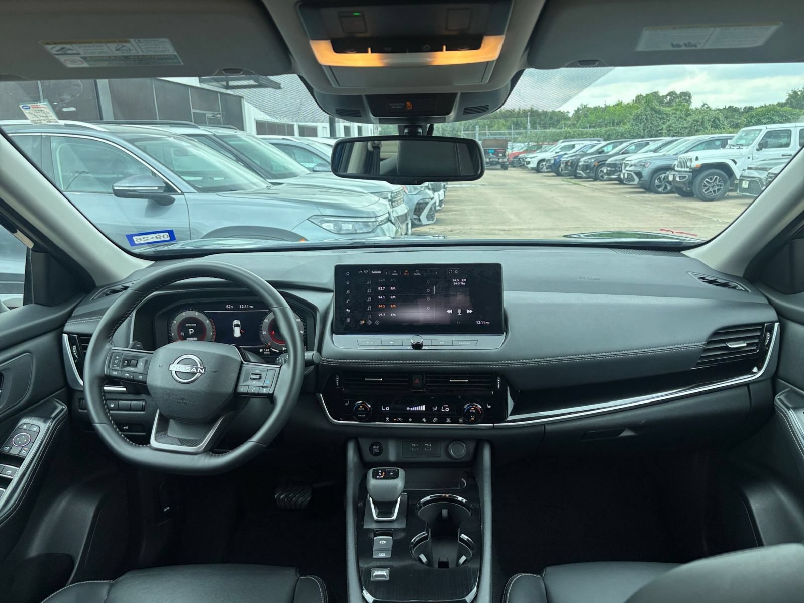 Used 2026 Nissan Rogue SL FWD image 35
