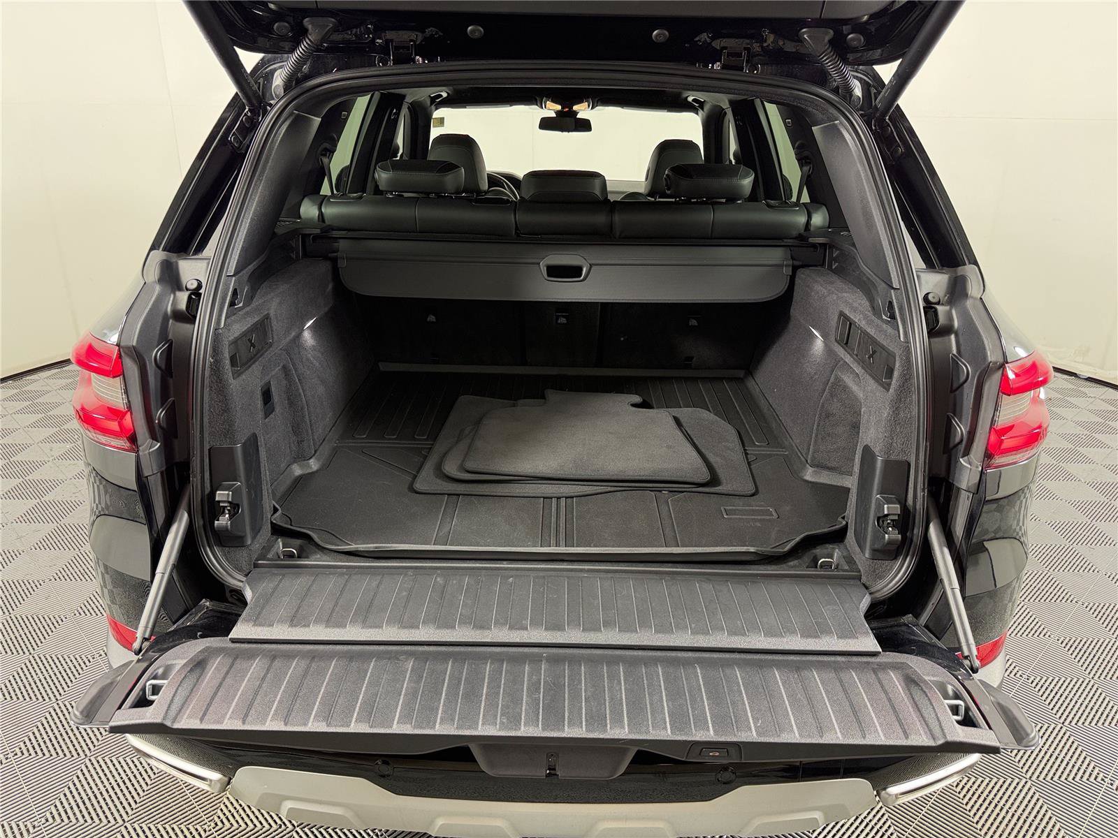 Used 2023 BMW X5 sDrive40i w/ Premium Package RWD image 16