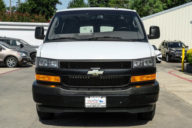 Used 2022 Chevrolet Express 2500 Extended w/ Driver Convenience Package RWD image 3