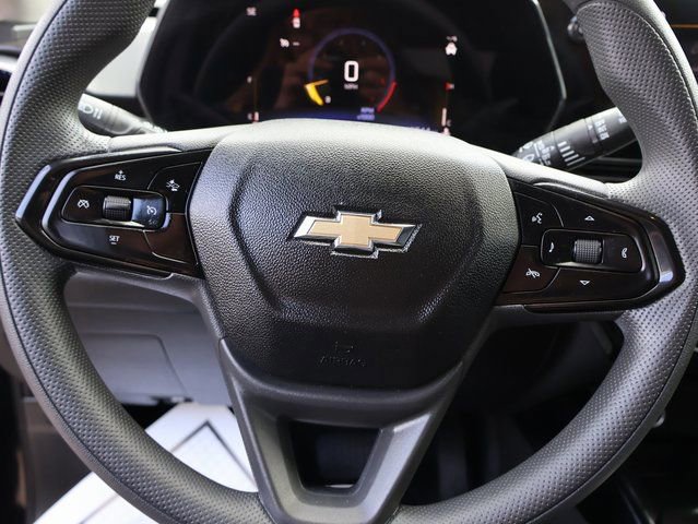 Certified 2025 Chevrolet Trax LT image 32