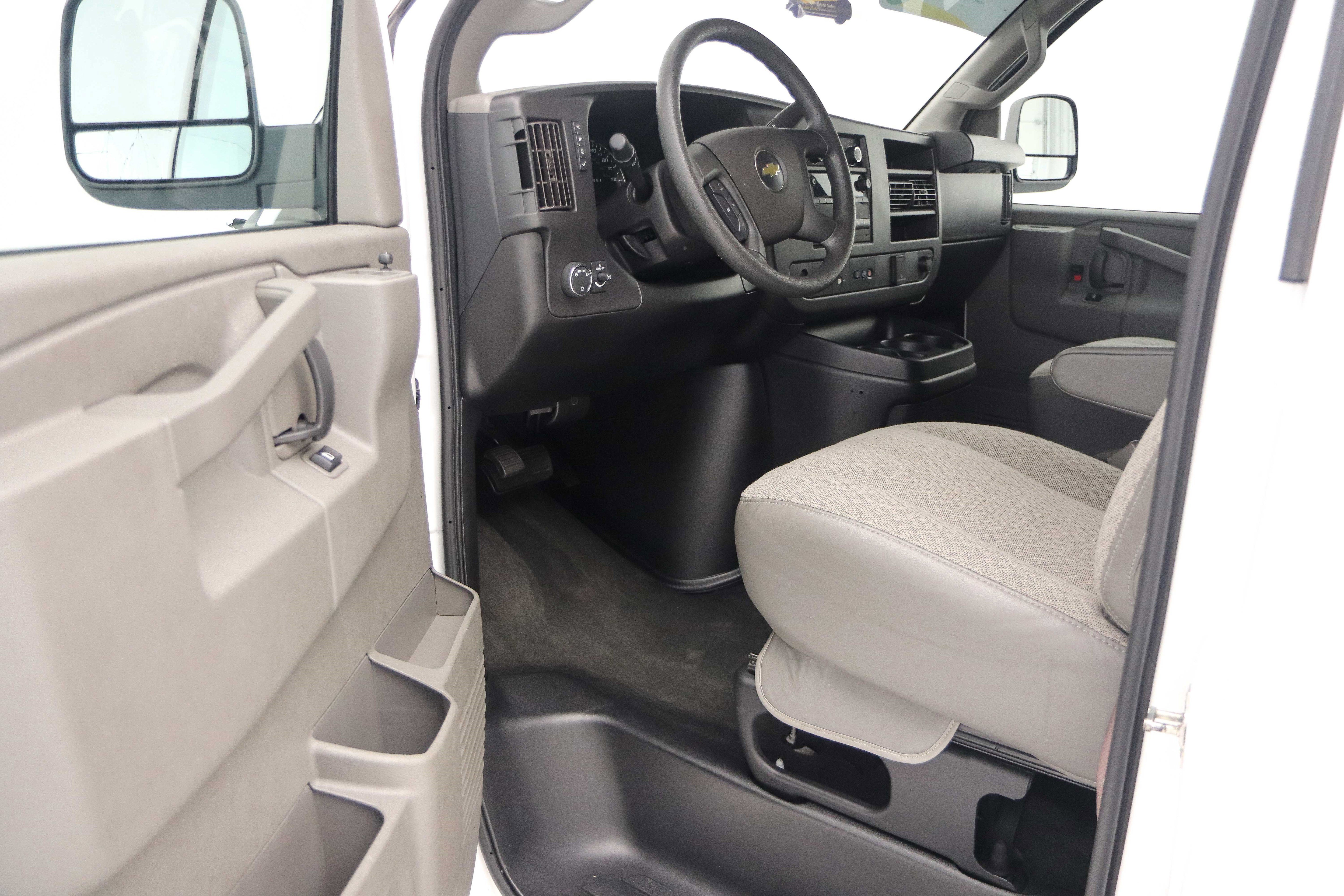 Used 2023 Chevrolet Express 3500 LS RWD image 16
