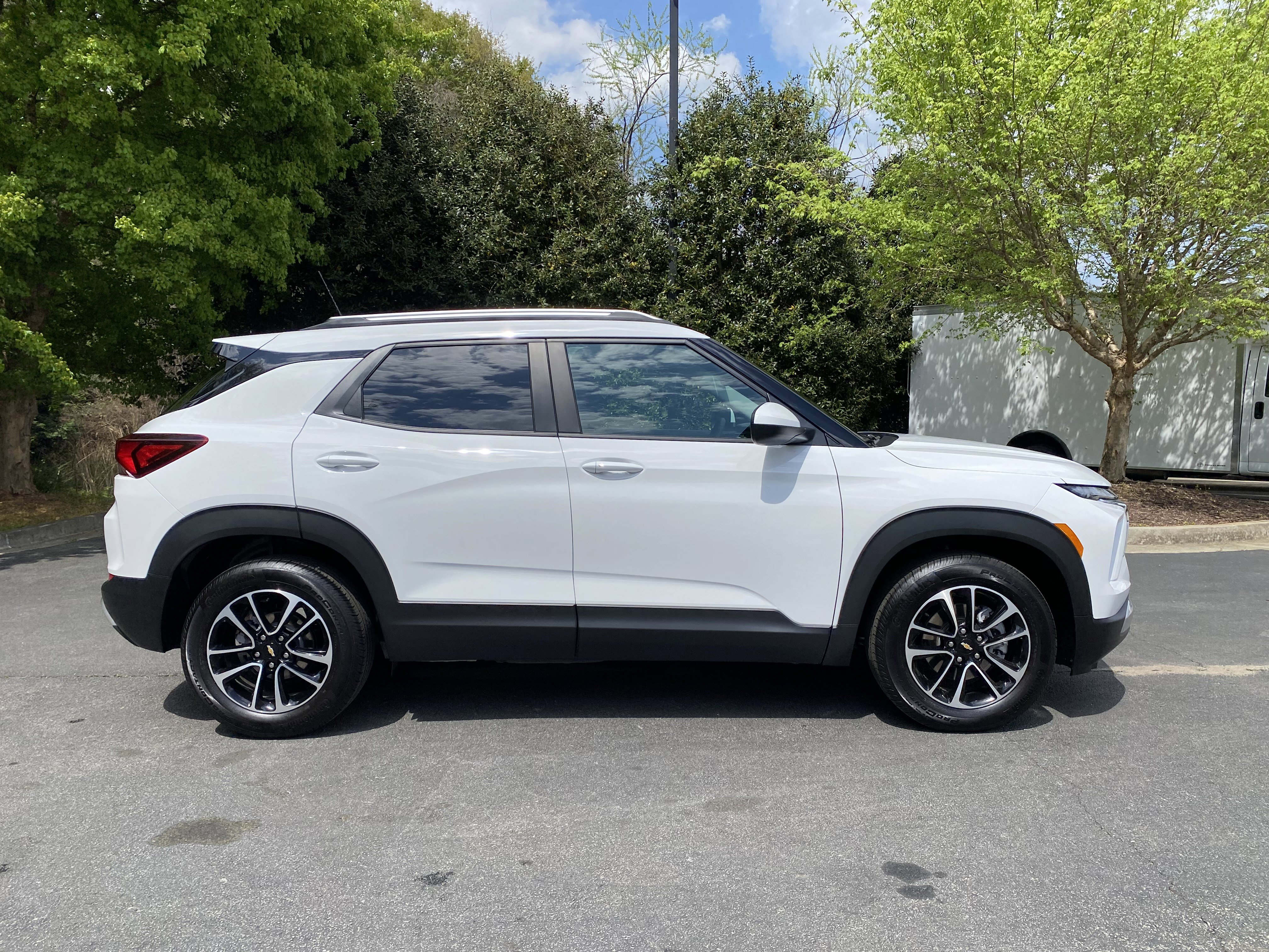 Used 2026 Chevrolet TrailBlazer LT w/ Convenience Package FWD image 10