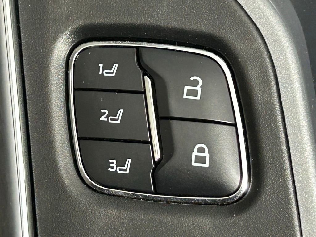 Used 2024 Ford F350 Lariat w/ Lariat Ultimate Package image 40