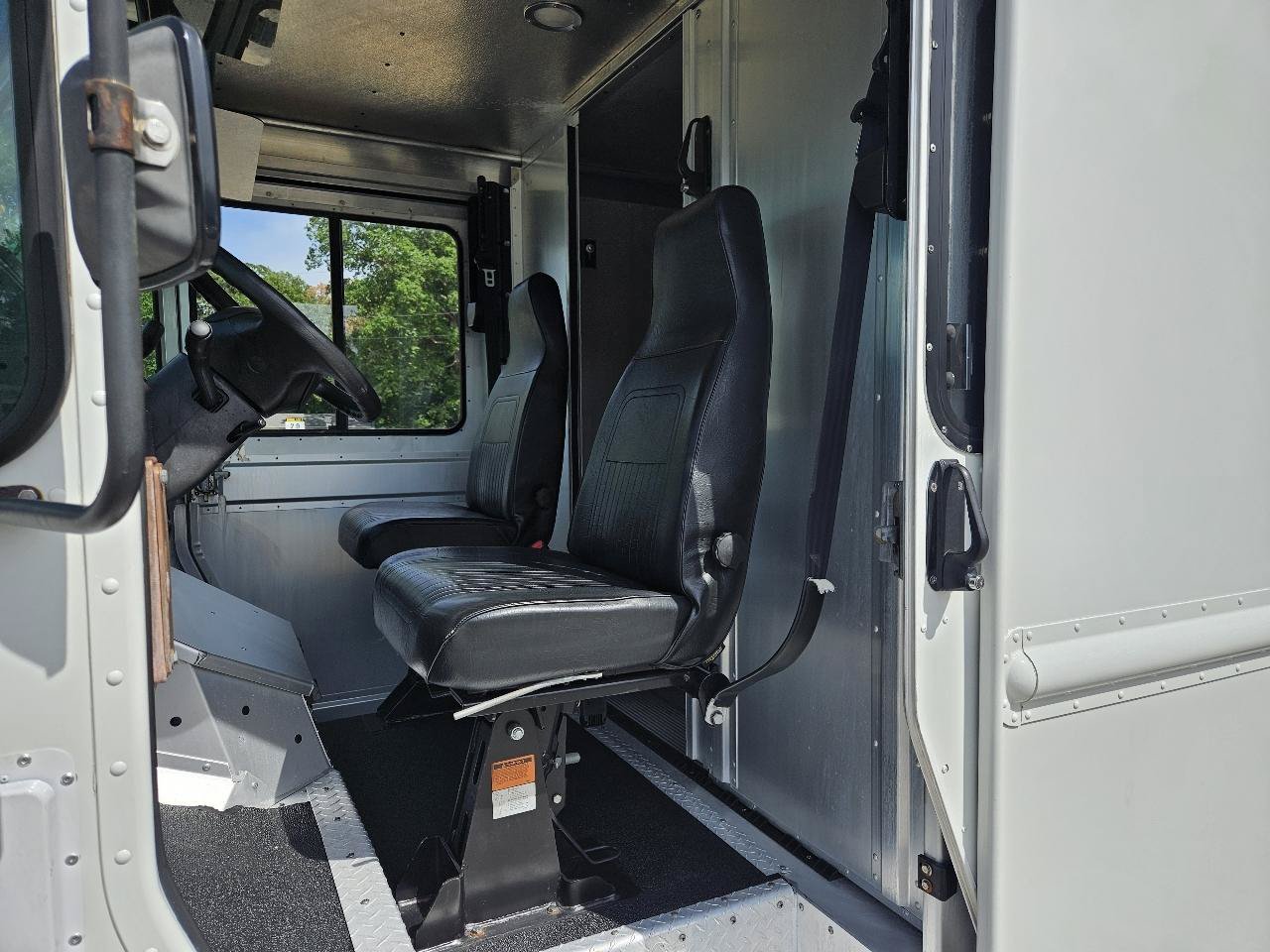 Used 2018 Ford E-350 and Econoline 350 Super Duty w/ A/C Prep Package RWD image 10