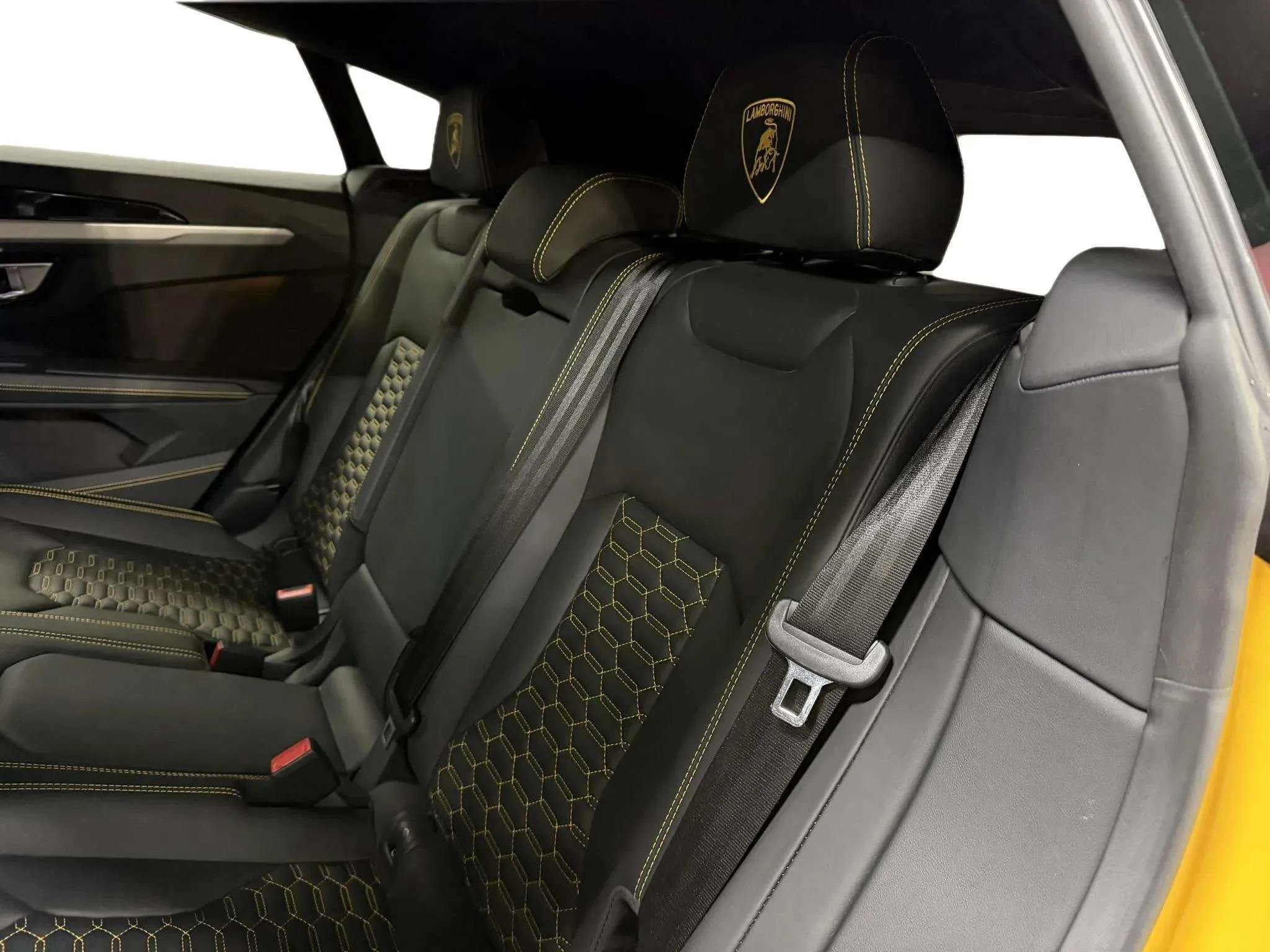 Used 2020 Lamborghini Urus image 17