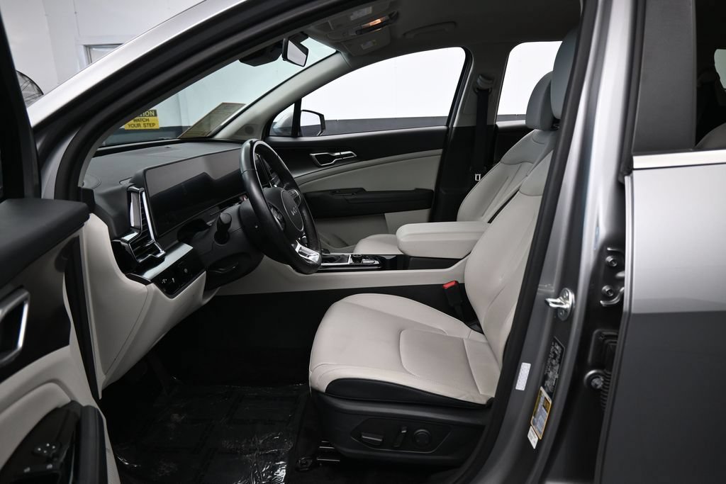 Used 2024 Kia Sportage EX FWD image 11
