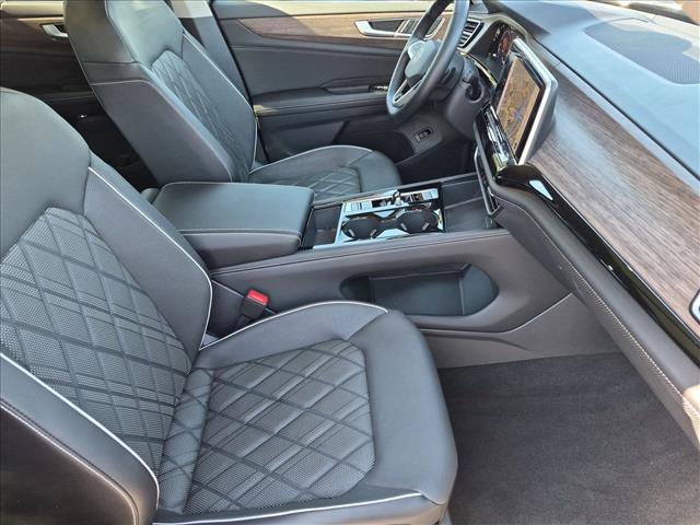 Used 2024 Volkswagen Atlas SEL Premium R-Line AWD/4WD image 24