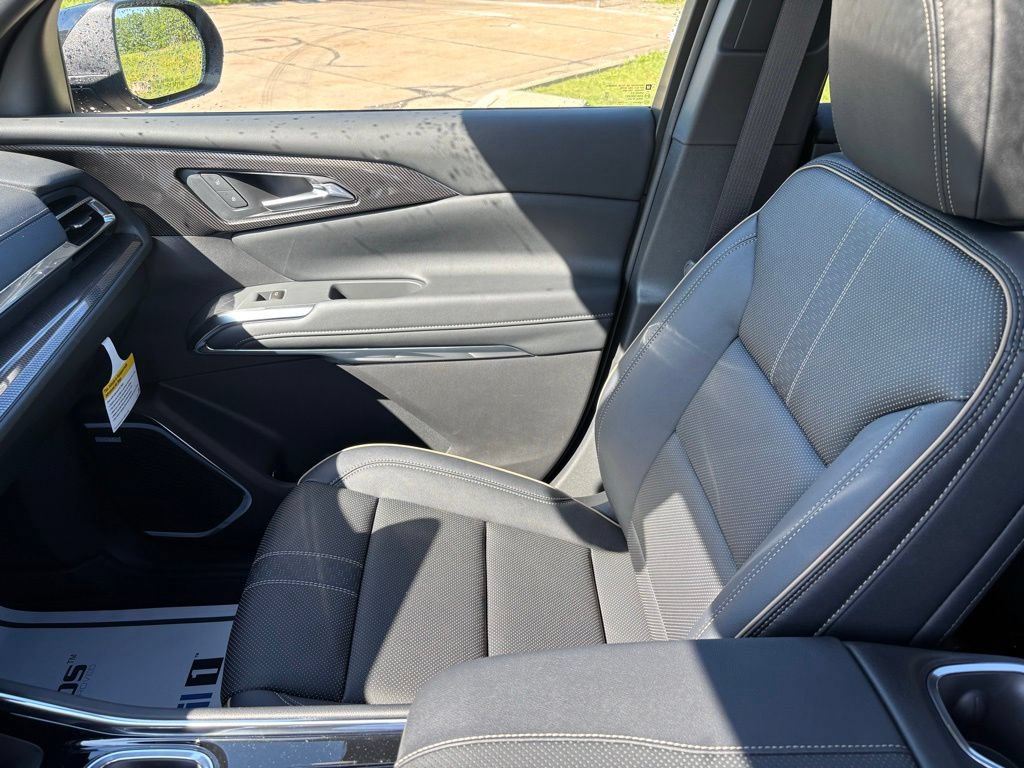 New 2026 Chevrolet Traverse High Country w/ LPO, Floor Liner Package AWD/4WD image 18