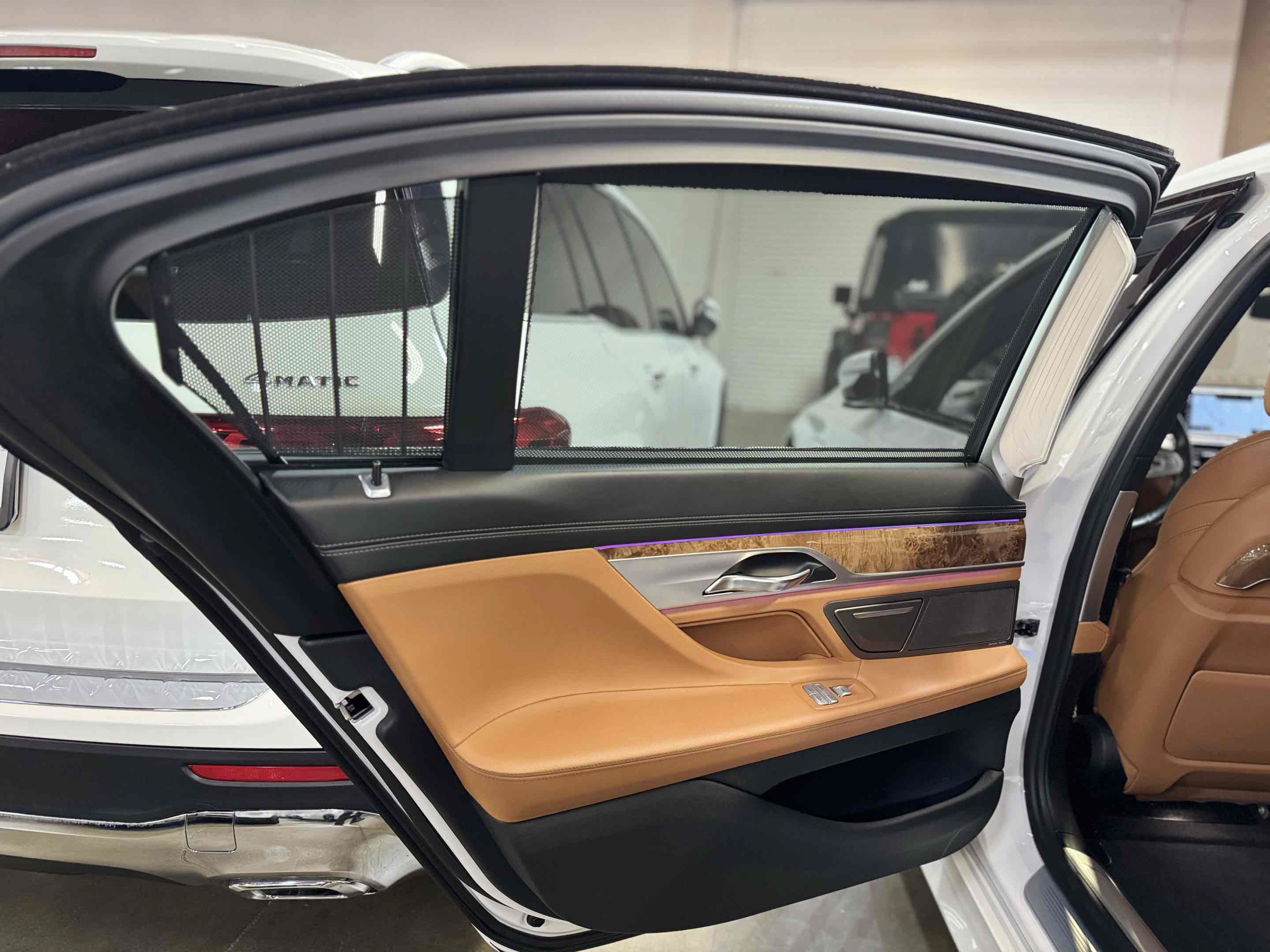 Used 2018 BMW 740e xDrive AWD/4WD image 38