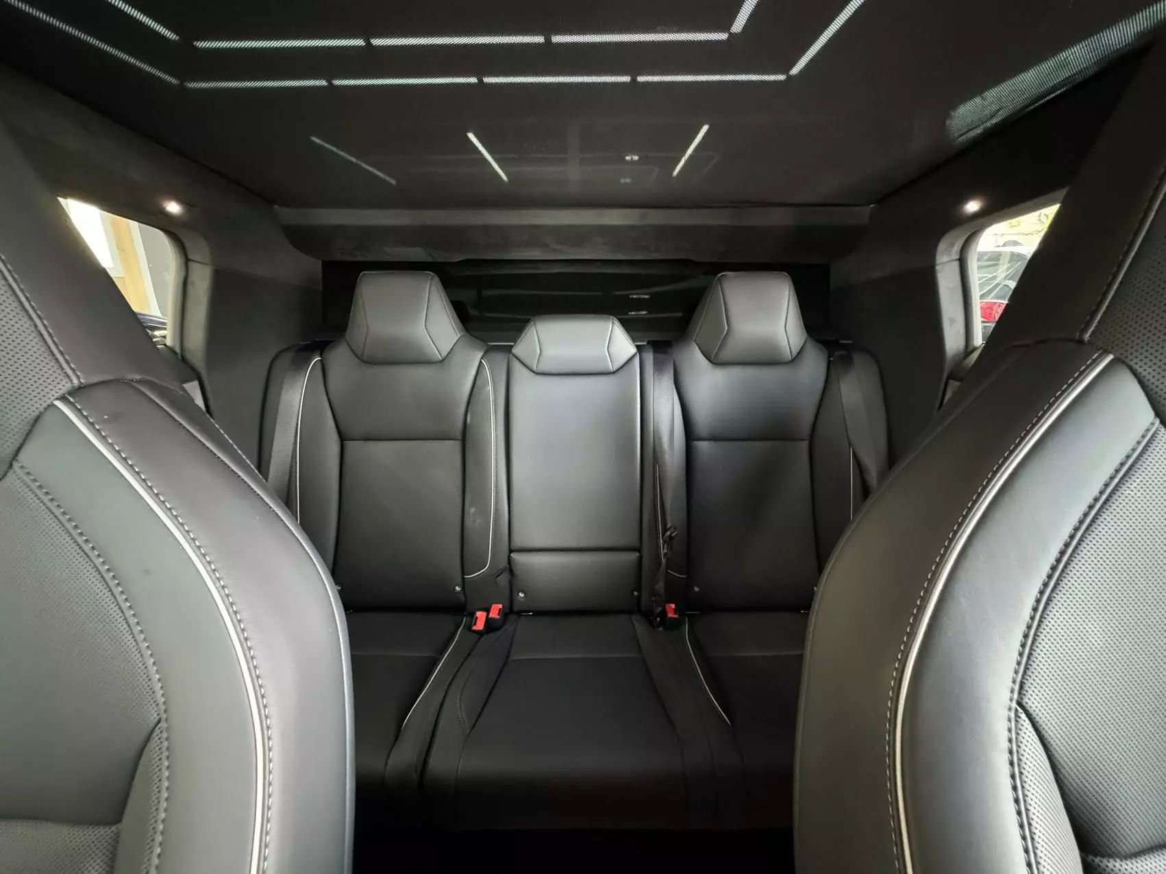 Used 2024 Tesla Cybertruck AWD Crew Cab image 8