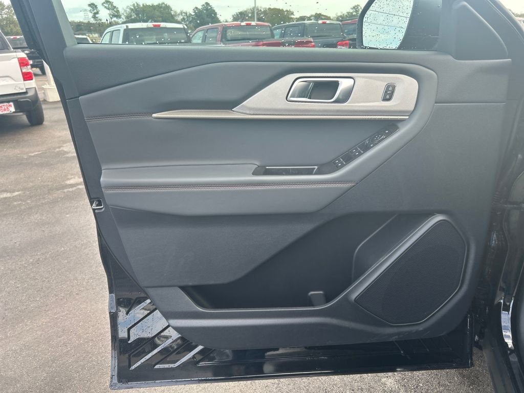 New 2025 Ford Explorer Active w/ Active Comfort Package image 23