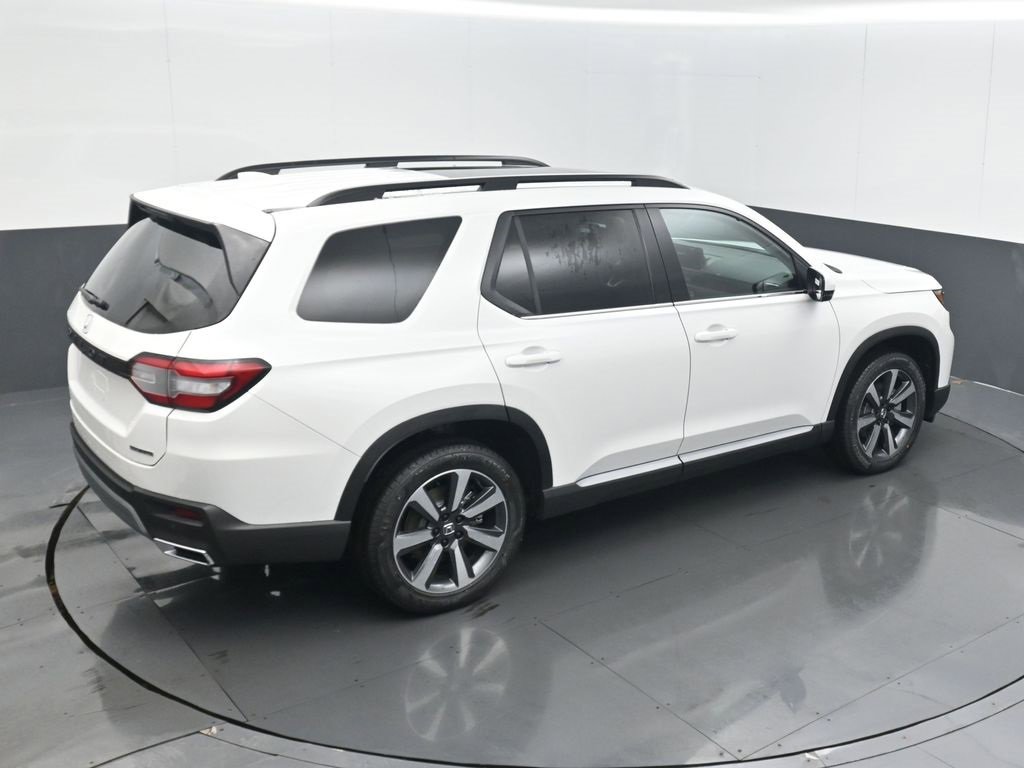 New 2025 Honda Pilot Touring image 21