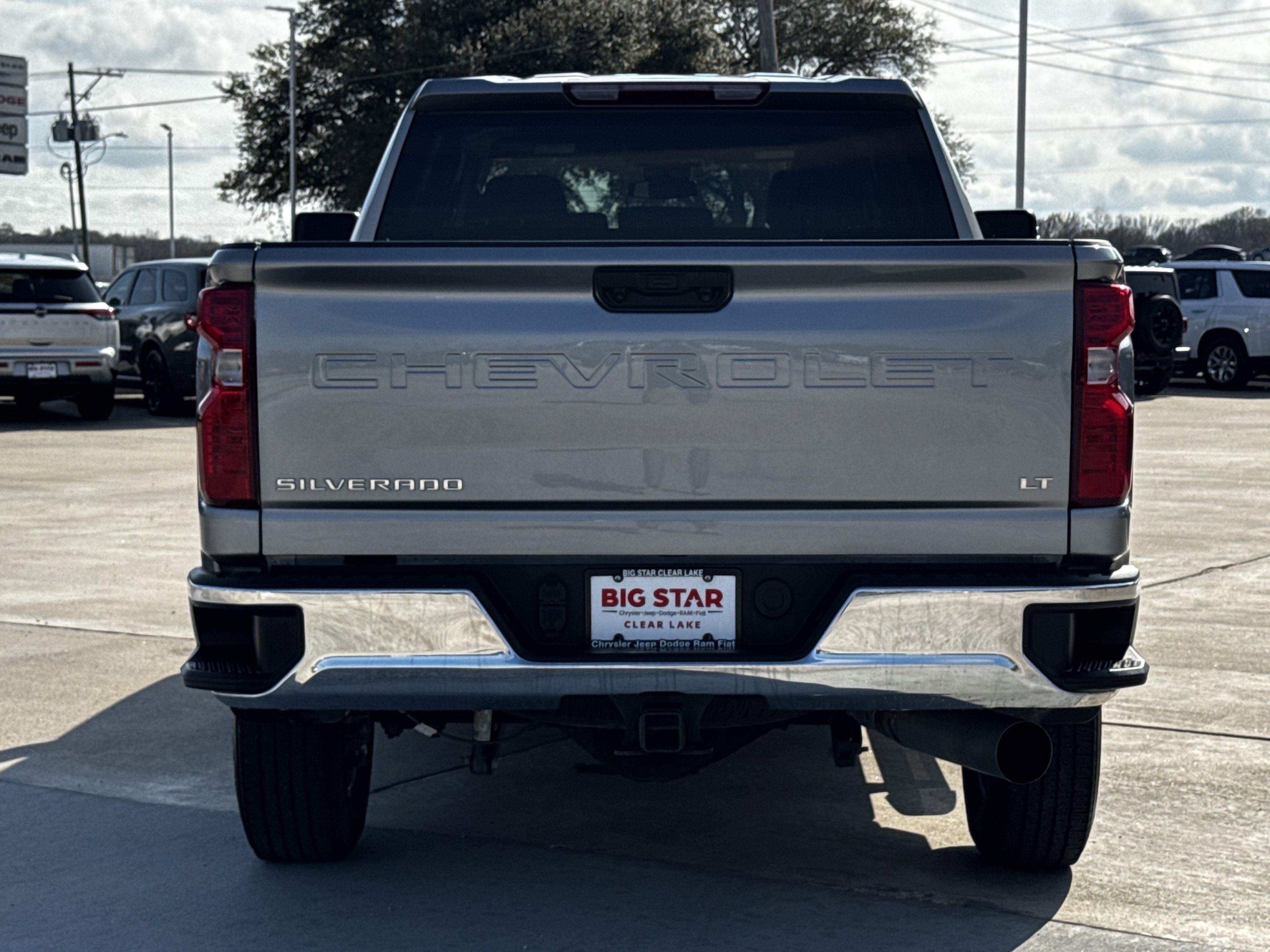 Used 2025 Chevrolet Silverado 2500 LT w/ Convenience Package image 9
