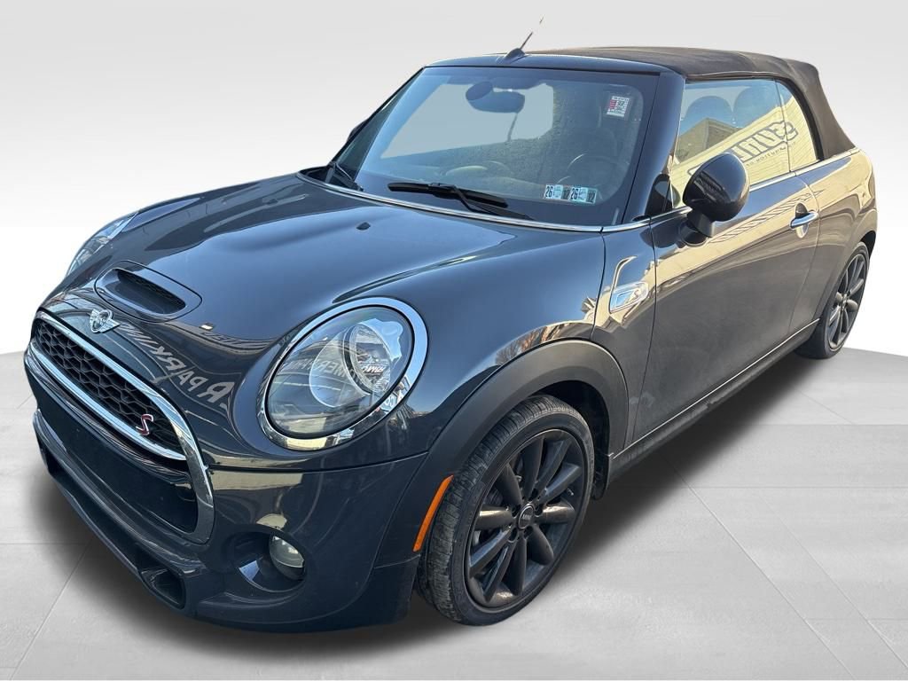 Used 2018 MINI Cooper S image 1