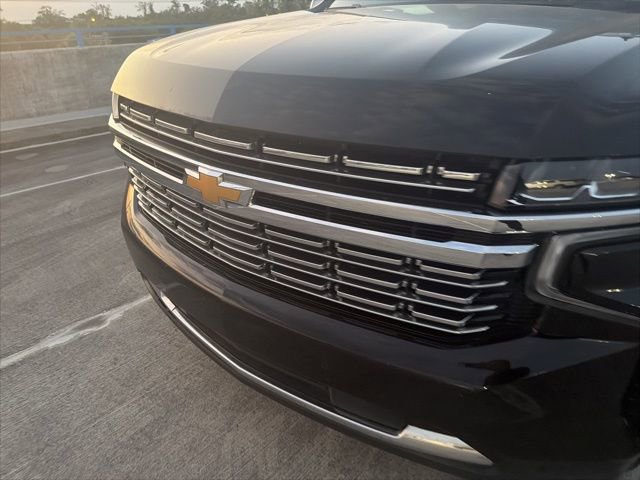 Used 2023 Chevrolet Suburban Premier image 2