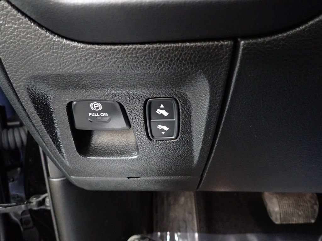 Used 2025 RAM 1500 Limited w/ Trailer Tow Group image 27