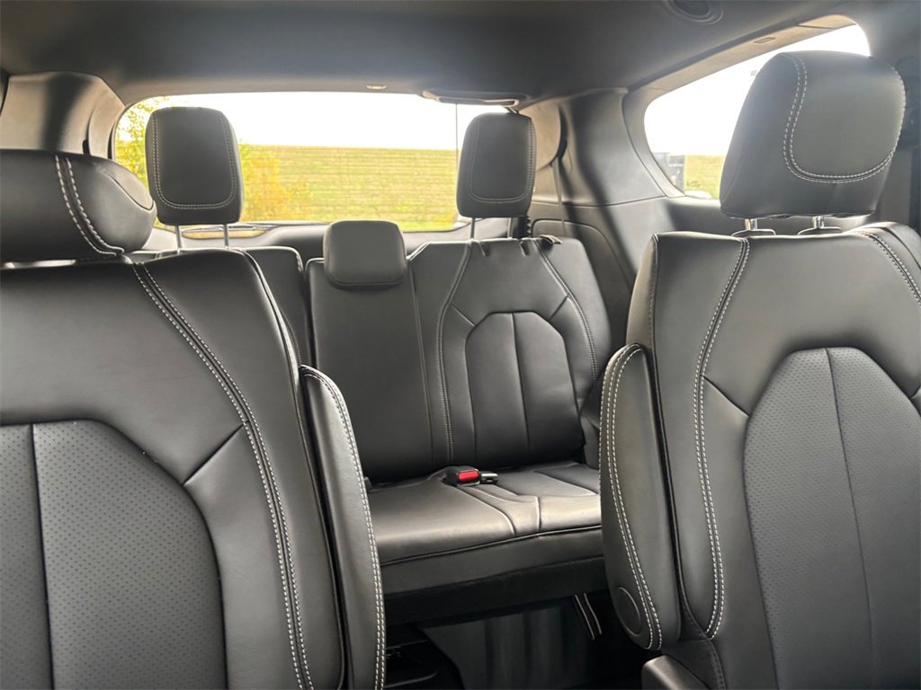 New 2026 Chrysler Pacifica Select image 21