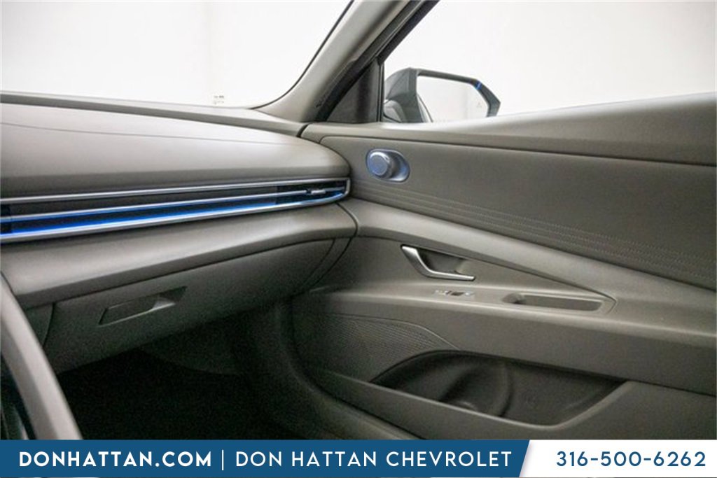 Used 2024 Hyundai Elantra SEL image 16