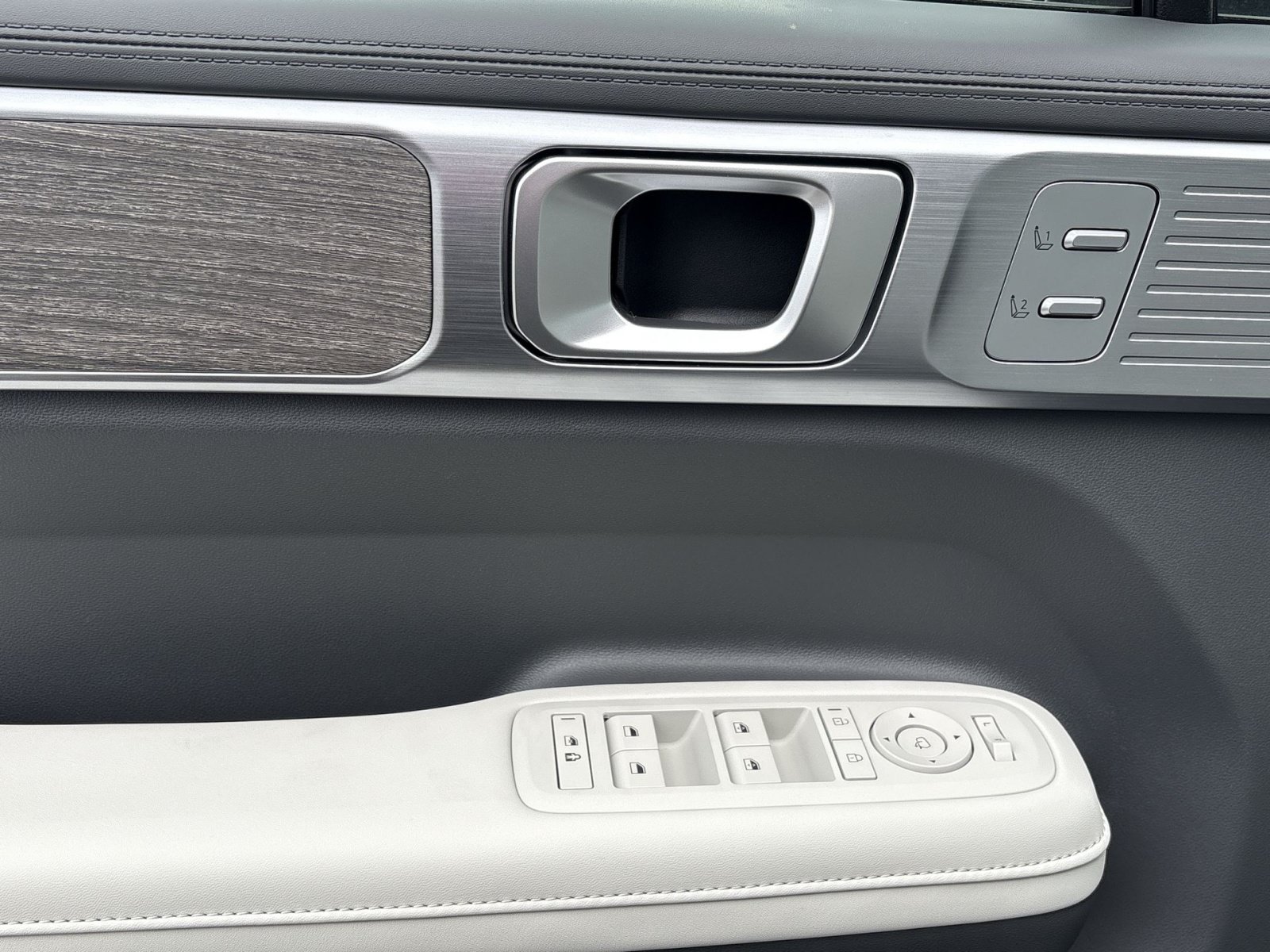 New 2027 Hyundai Santa Fe Limited FWD image 15