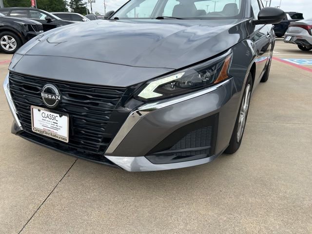 Used 2024 Nissan Altima 2.5 S FWD image 4