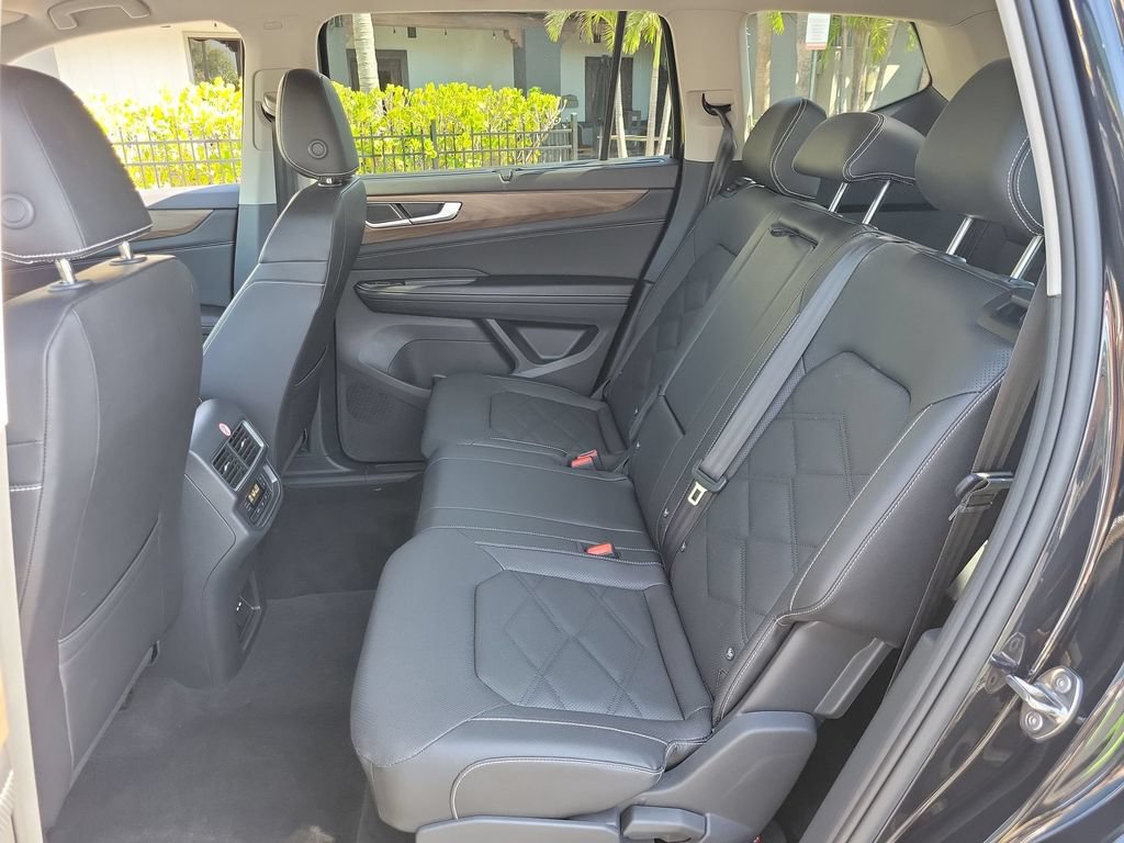 Used 2026 Volkswagen Atlas SE FWD image 17