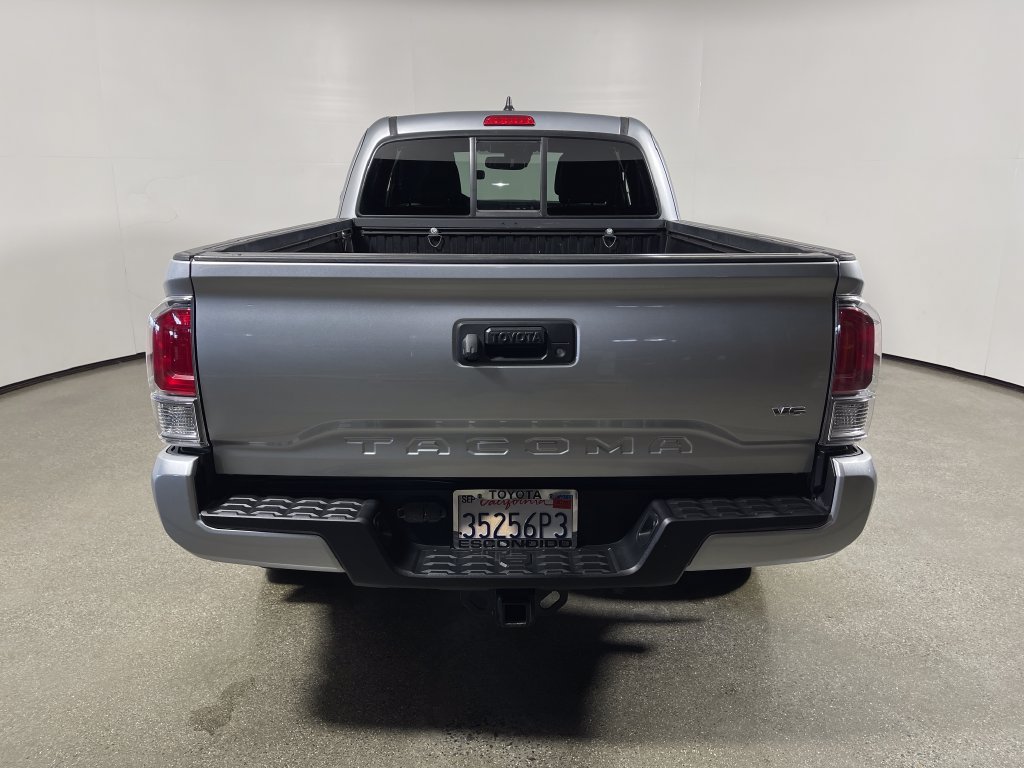 Used 2022 Toyota Tacoma TRD Sport w/ TRD Premium Sport Package RWD image 4