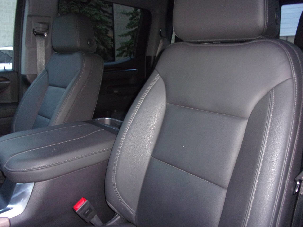 Used 2025 Chevrolet Silverado 1500 LT Trail Boss w/ Convenience Package II image 13