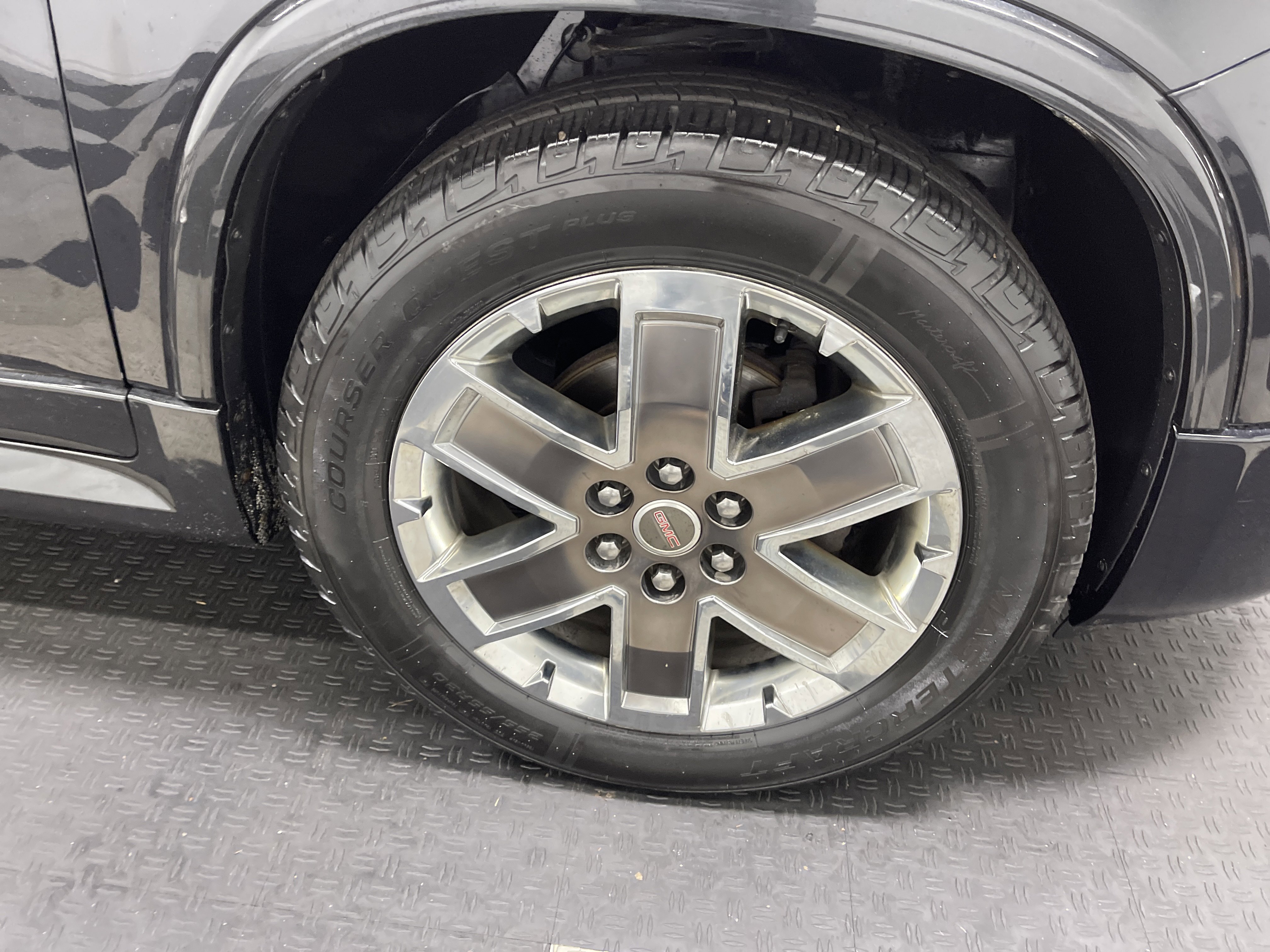 Used 2012 GMC Acadia Denali image 29