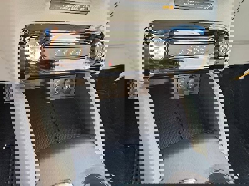 New 2025 Ford Escape SE image 26