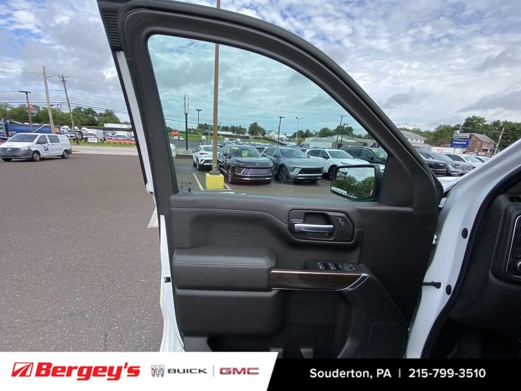 Used 2021 Chevrolet Silverado 1500 LT AWD/4WD image 26