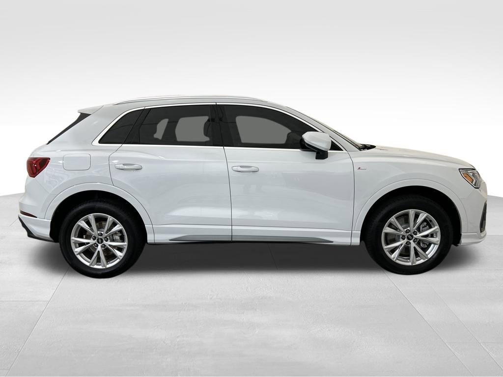 Used 2025 Audi Q3 2.0T Premium image 6