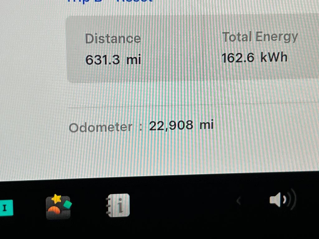 Used 2023 Tesla Model 3 Standard Range image 17