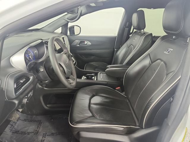 Used 2025 Chrysler Pacifica Limited FWD image 4