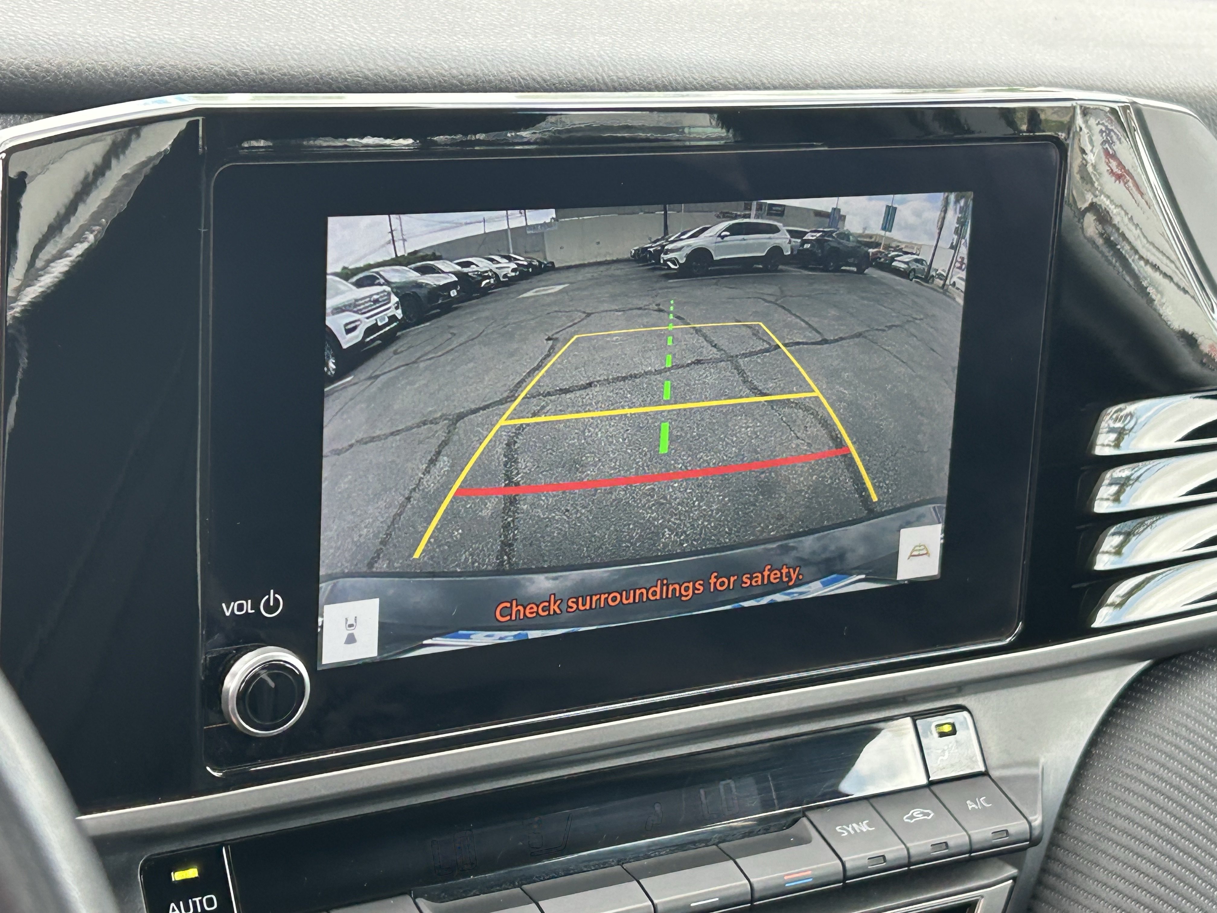 Used 2025 Toyota Camry SE FWD image 19