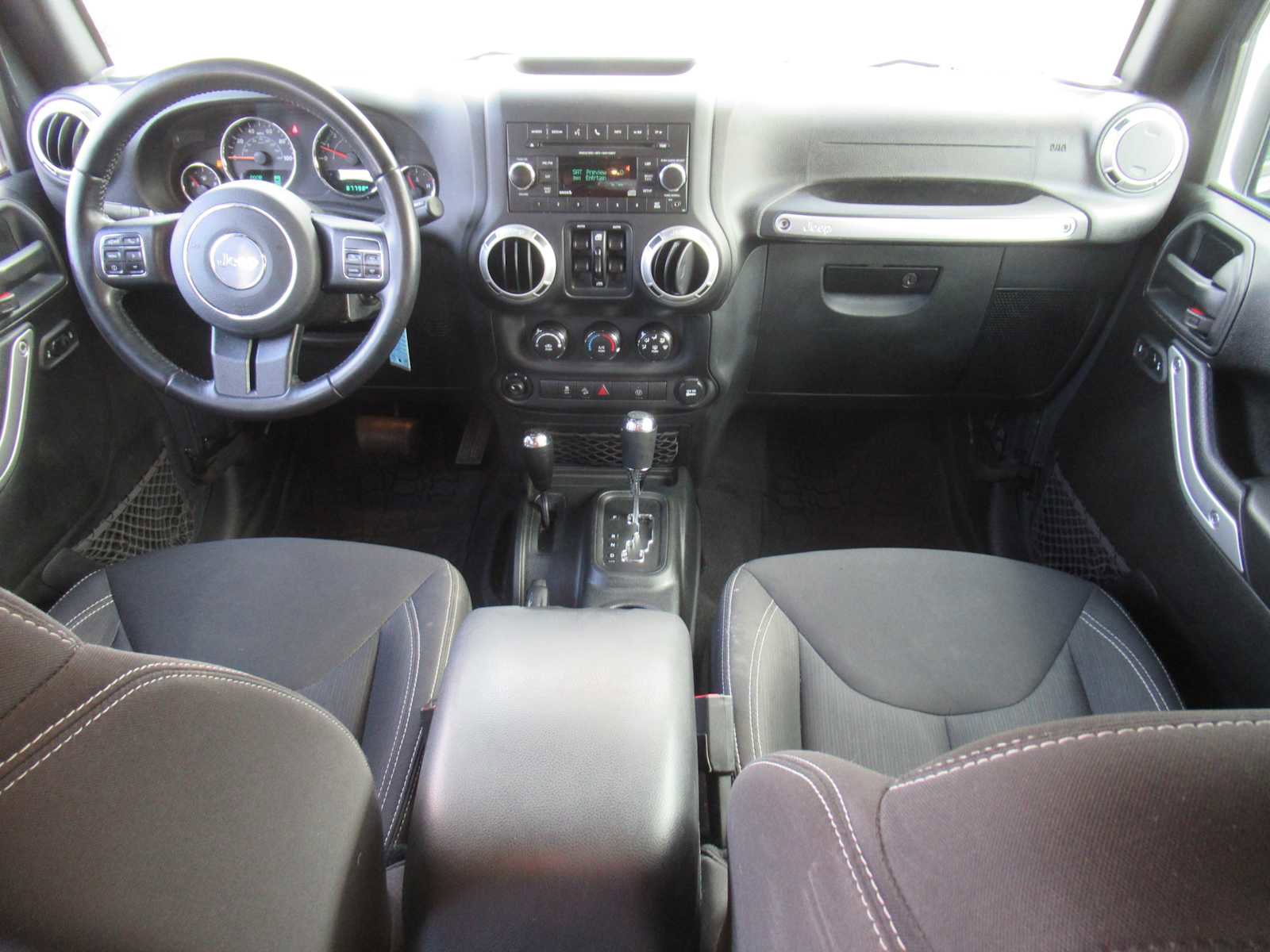 Used 2018 Jeep Wrangler Unlimited Sahara w/ Connectivity Group image 38