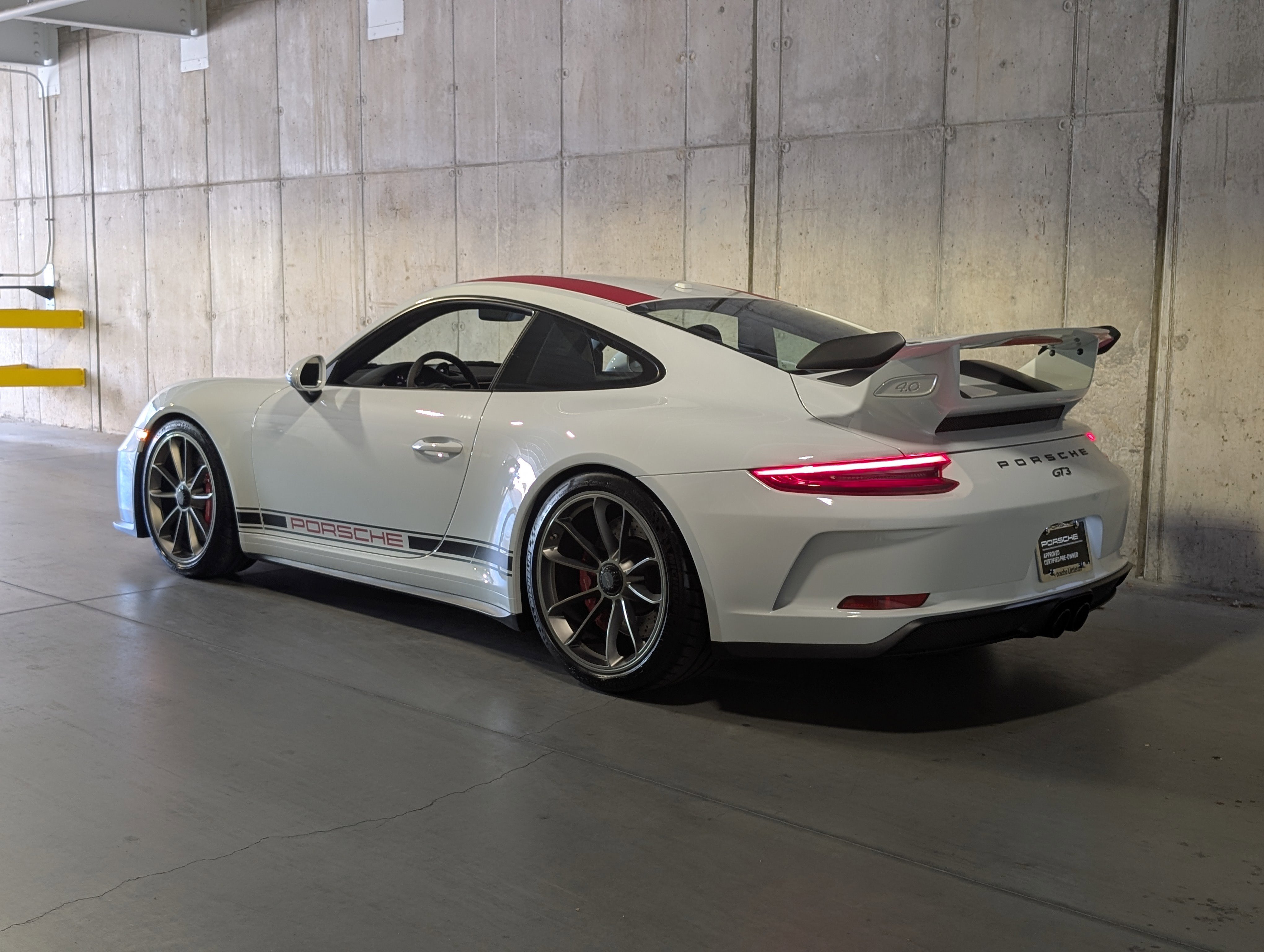 Certified 2018 Porsche 911 GT3 RWD image 3